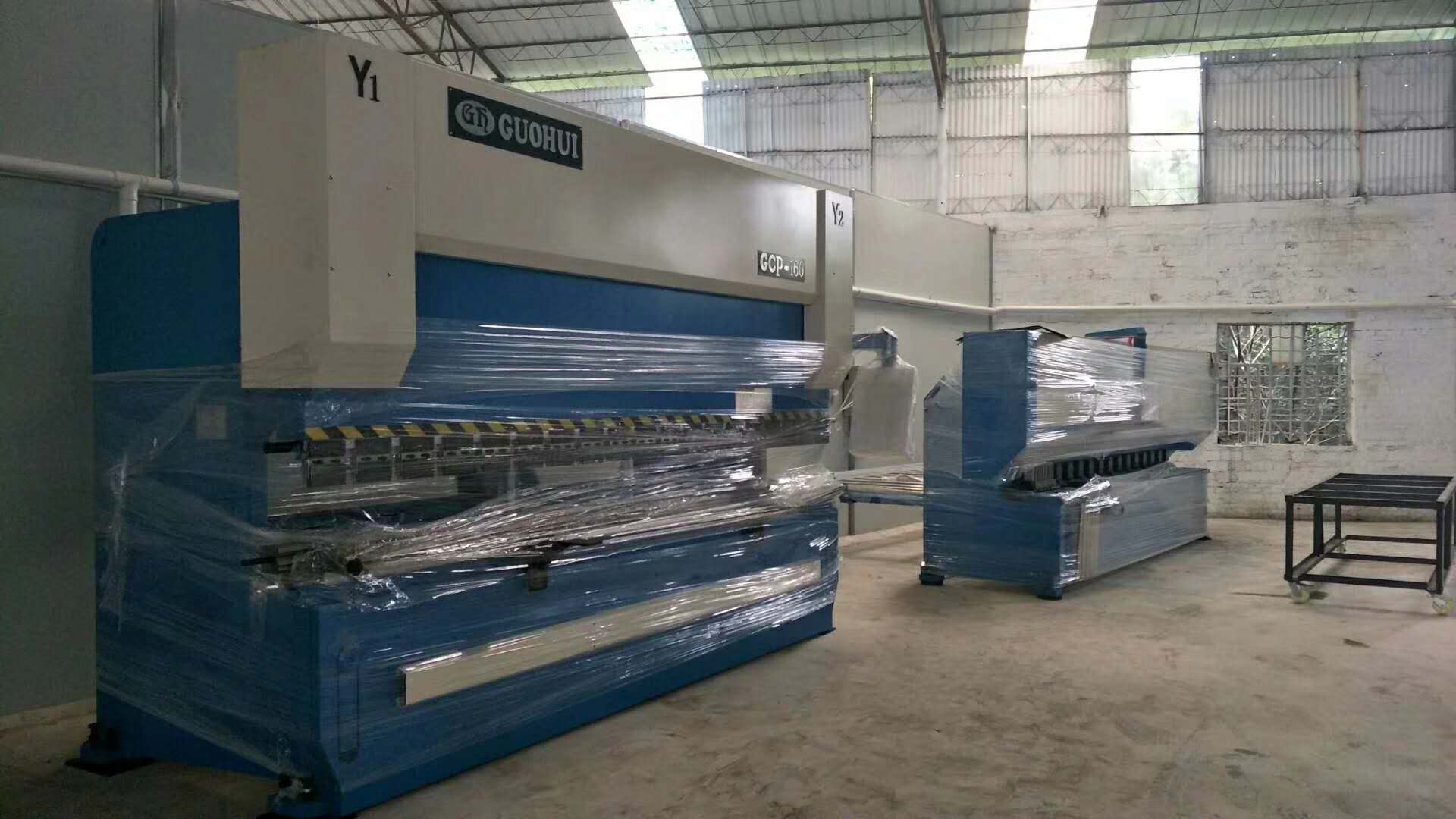 十月，金秋送爽，國輝送機